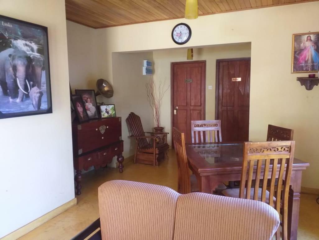 ヌワラ・エリヤ Hill View Bungalow Bed & Breakfast エクステリア 写真
